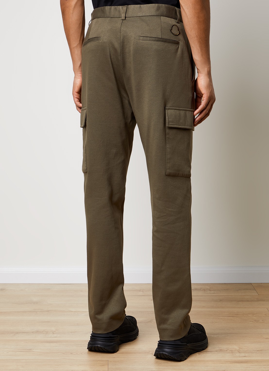 Moncler Slim fit cargobroek met klepzakken - achterkant bronsgroen