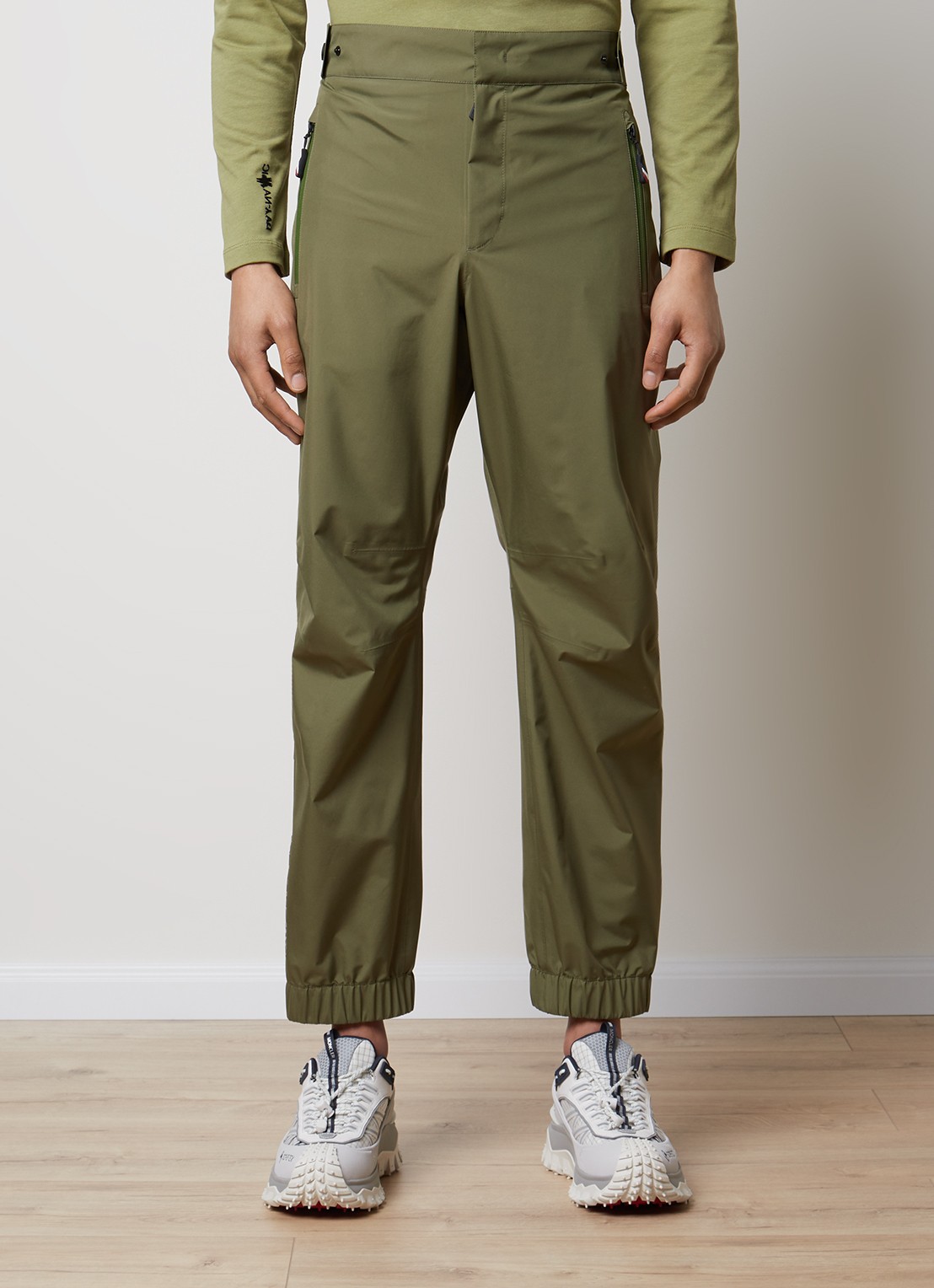 Moncler Slim fit trackpants met ritszakken - detail 3 mosgroen