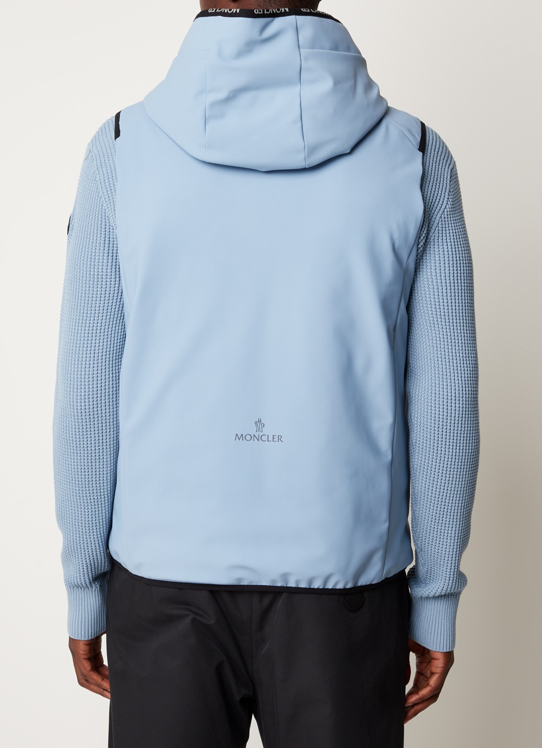 Moncler Softshell bodywarmer met donsvulling en capuchon - achterkant 6 lichtblauw