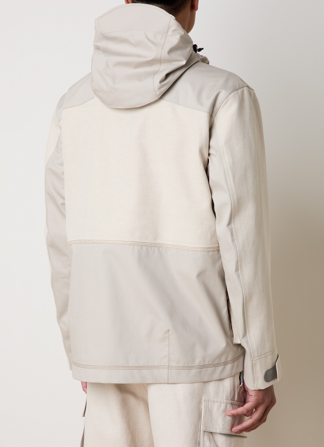 Moncler Spur windjack in linnenblend met klepzakken - achterkant 3 beige