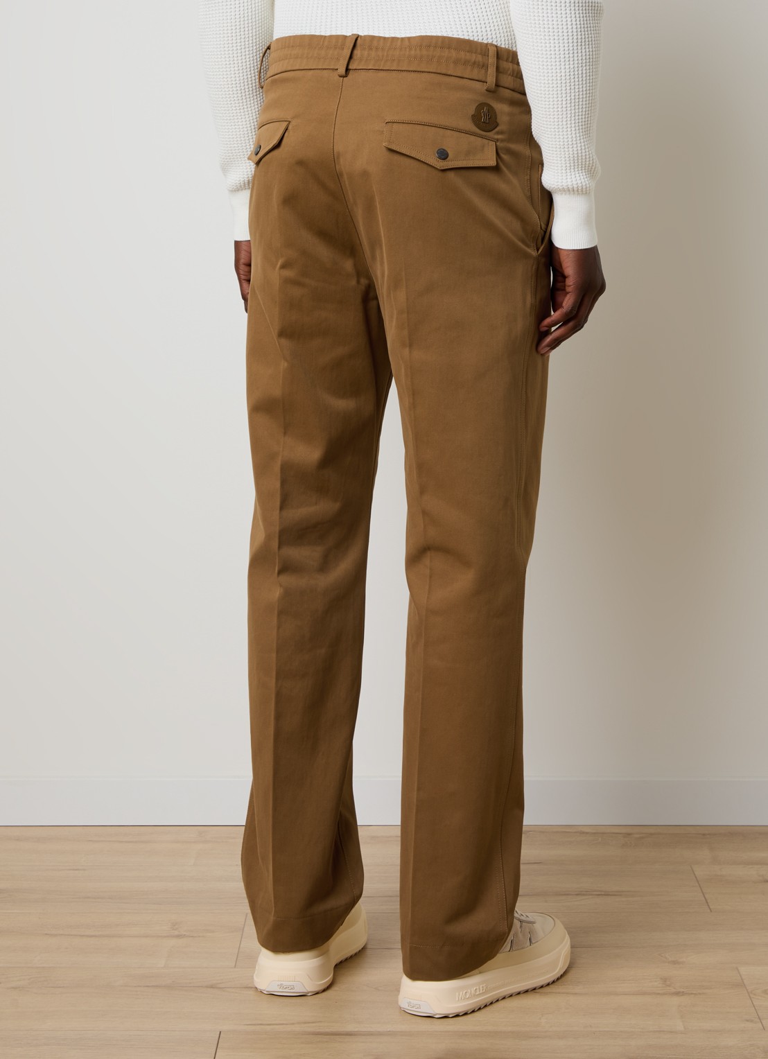 Moncler Straight fit chino met steekzakken - achterkant camel
