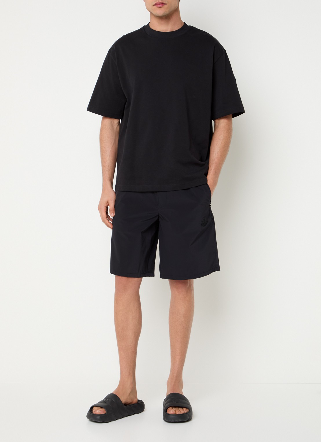 Moncler Straight fit korte broek met steekzakken - voorkant 4 zwart