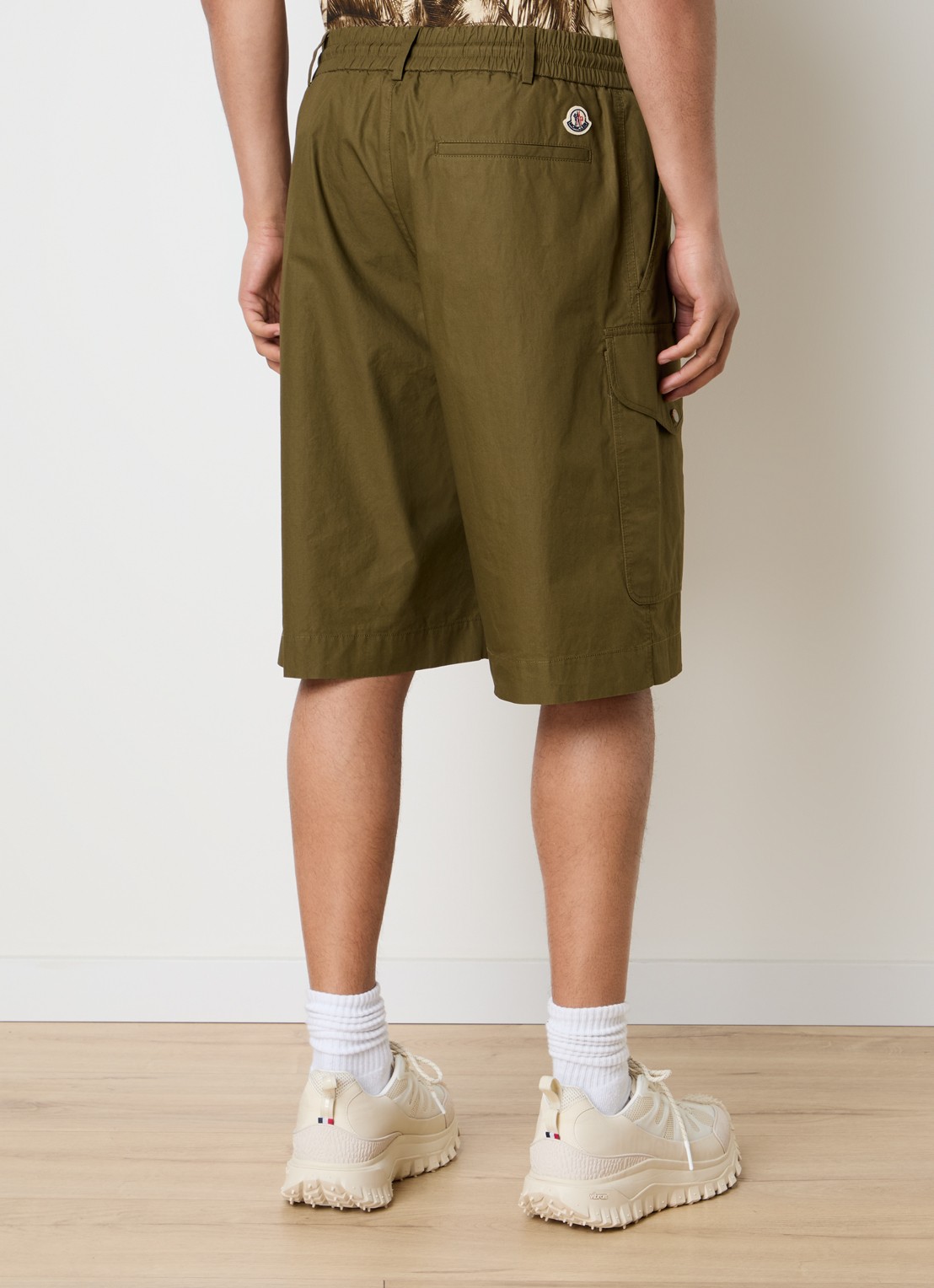 Moncler Straight fit korte broek met steekzakken - achterkant 5 mosgroen