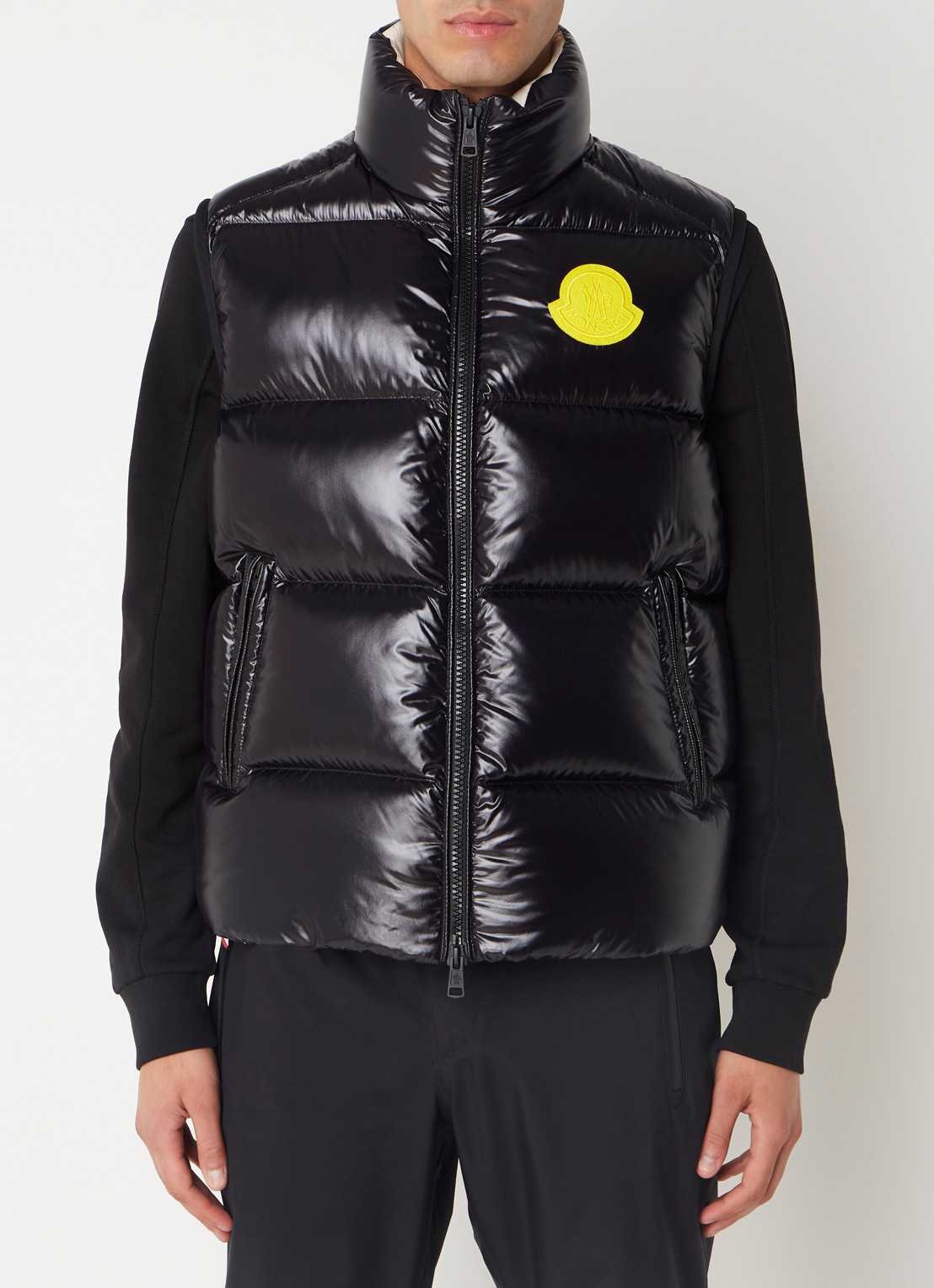 Moncler Sumido gewatteerd bodywarmer met donsvulling en logo - detail 2 zwart