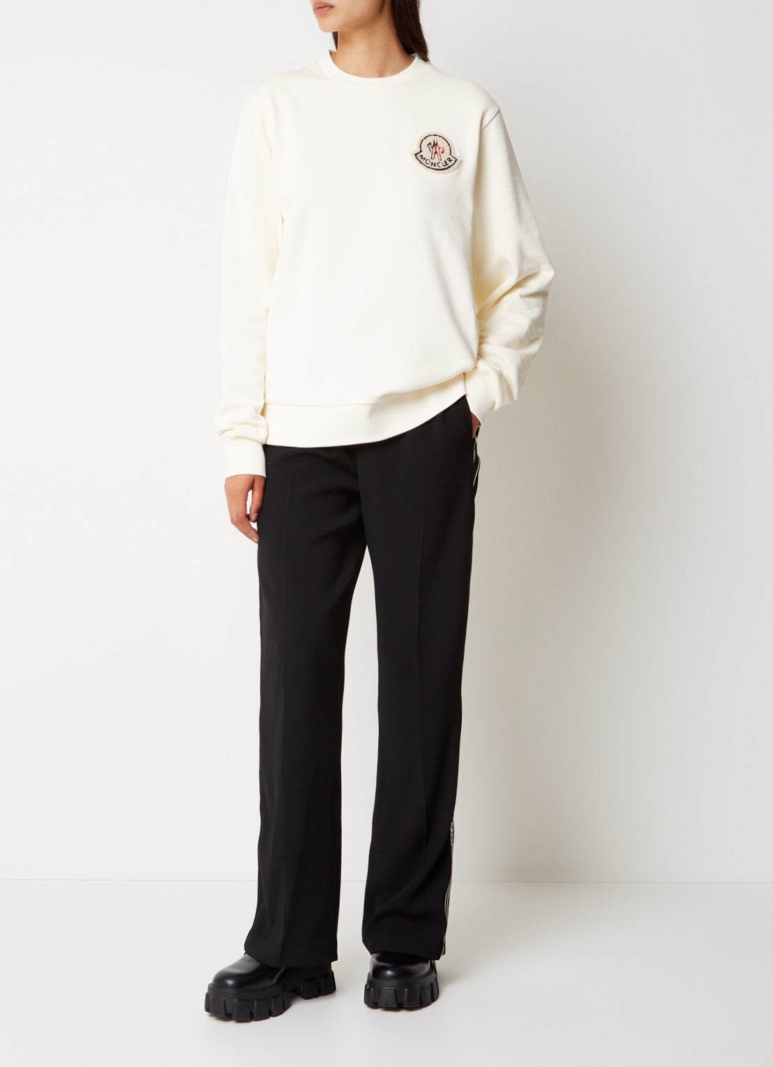 Moncler Sweater met logoborduring - voorkant 5 ivoor