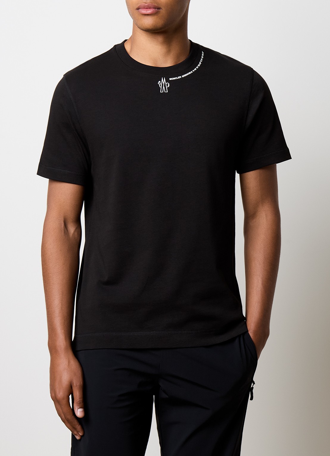 Moncler T-shirt met logo - detail 2 zwart