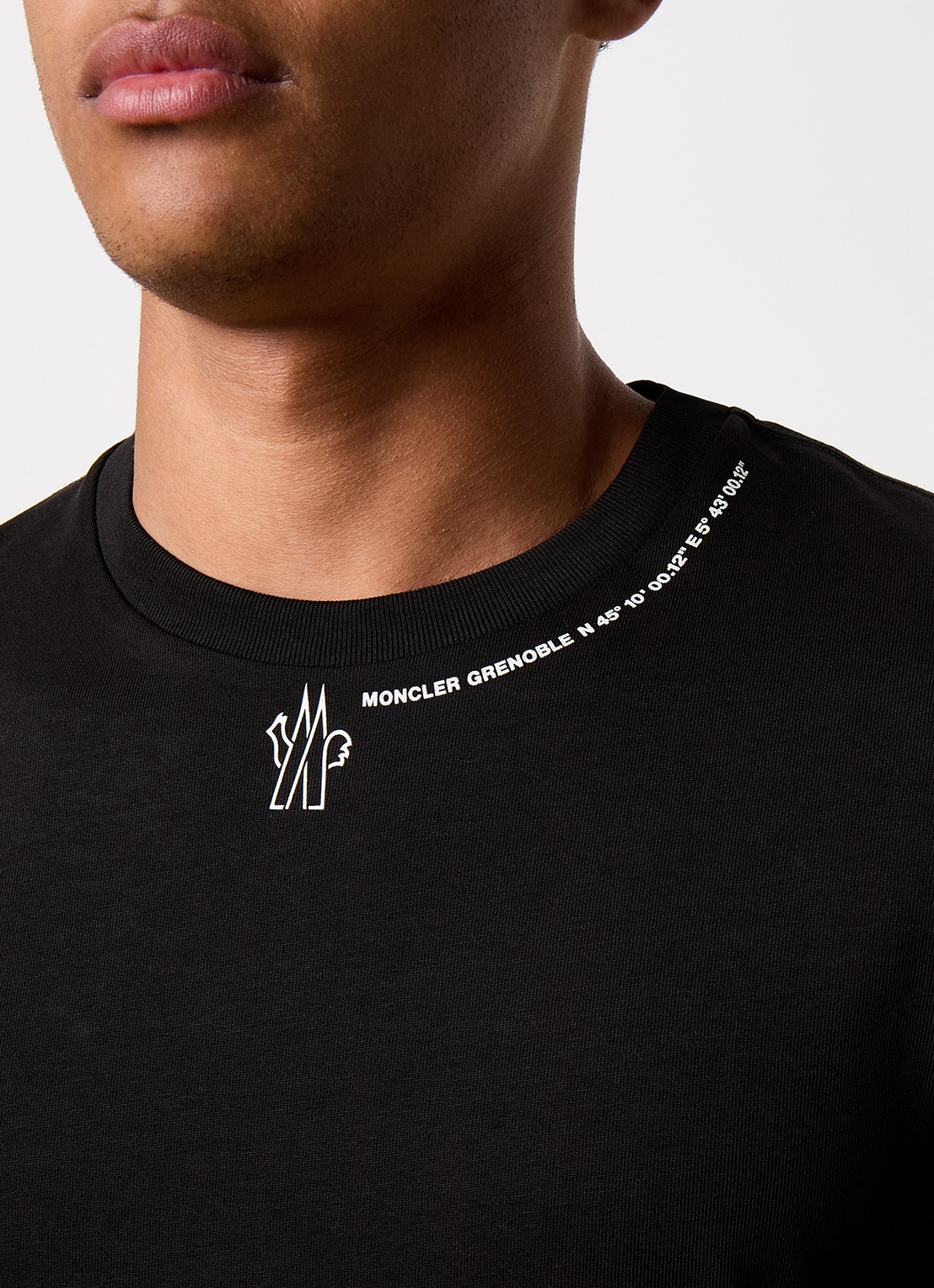 Moncler T-shirt met logo - detail 3 zwart