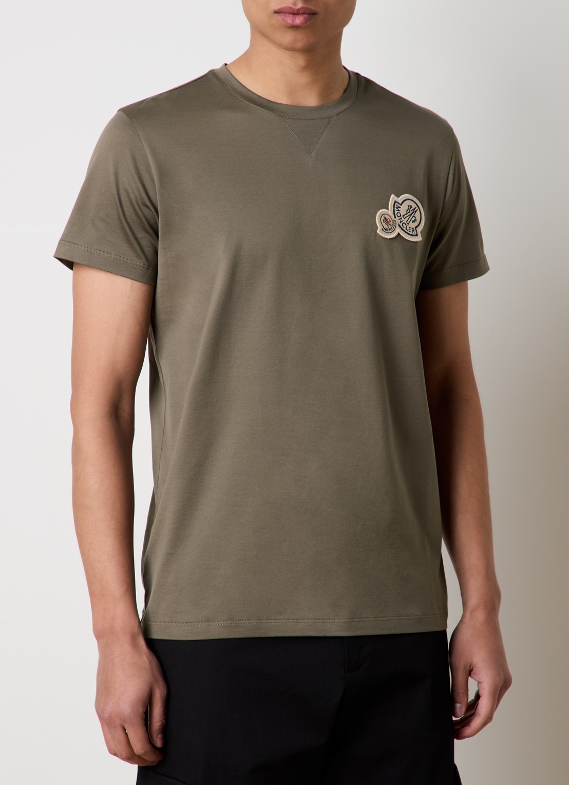 Moncler T-shirt met logo - detail 4 legergroen