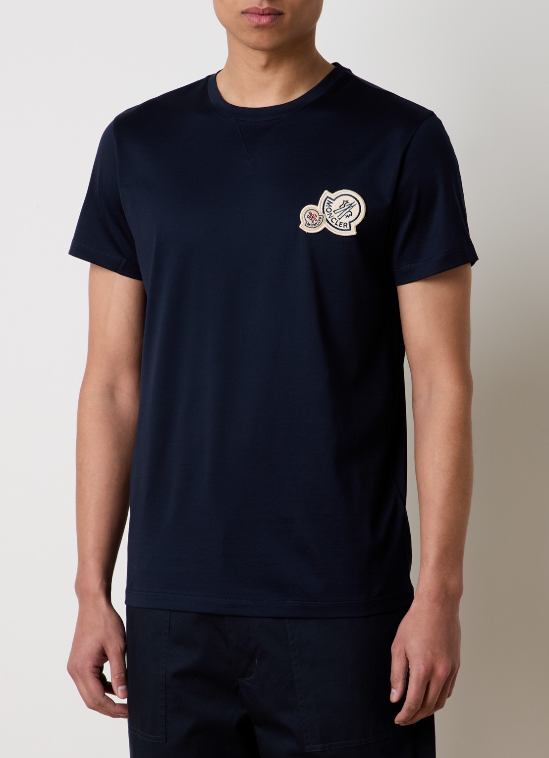 Moncler T-shirt met logo - detail donkerblauw