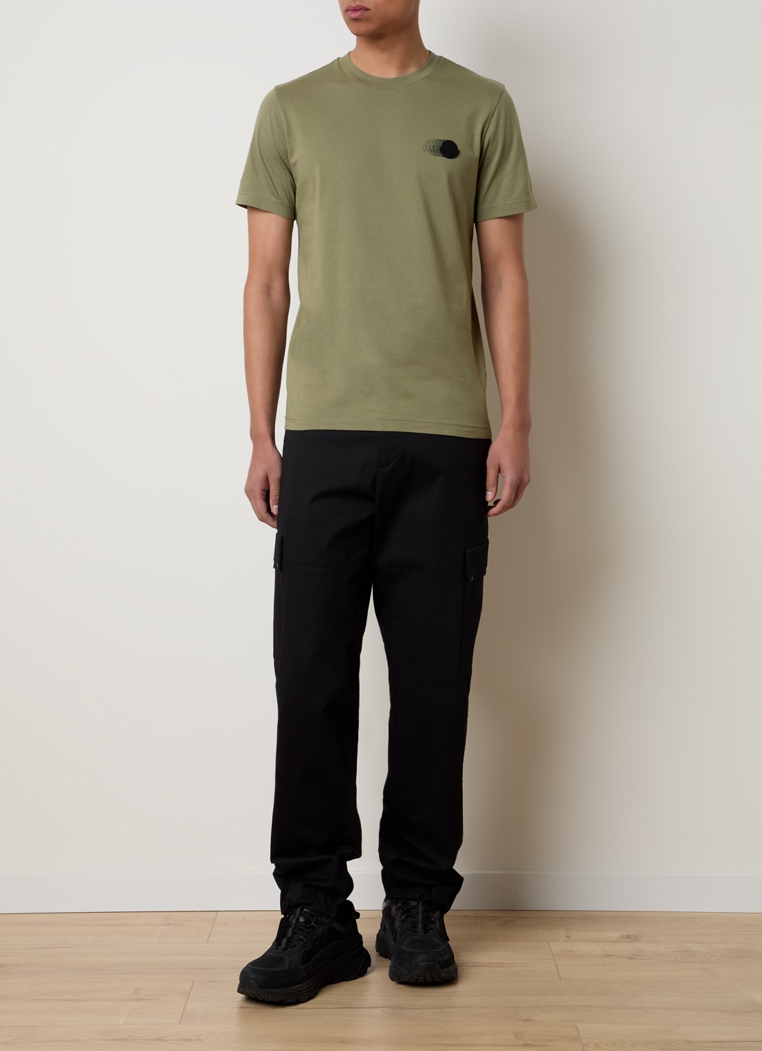 Moncler T-shirt met logo - voorkant 4 mosgroen