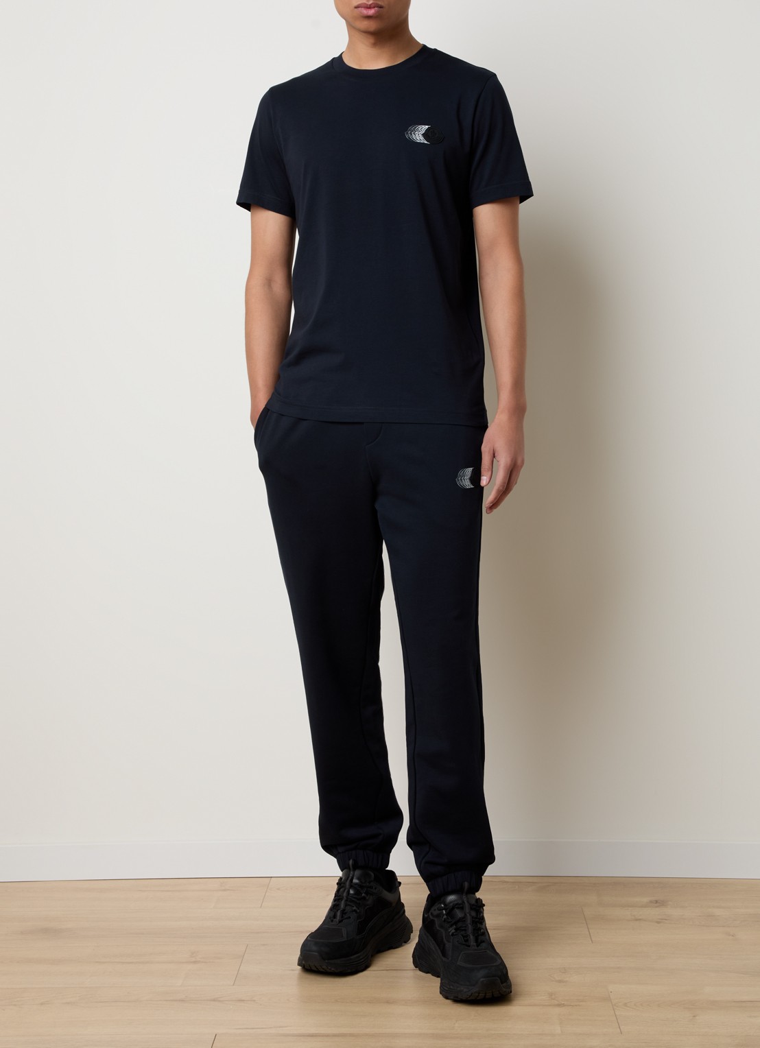 Moncler T-shirt met logo - voorkant 4 donkerblauw