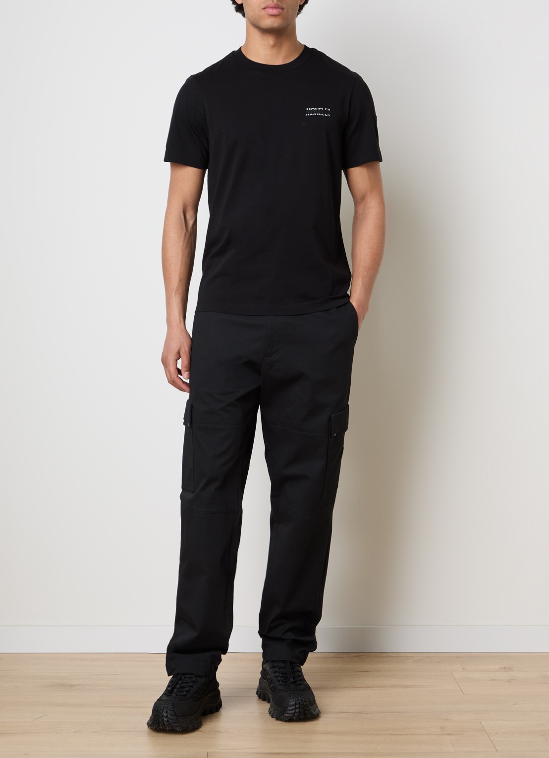 Moncler T-shirt met logo - voorkant 2 zwart