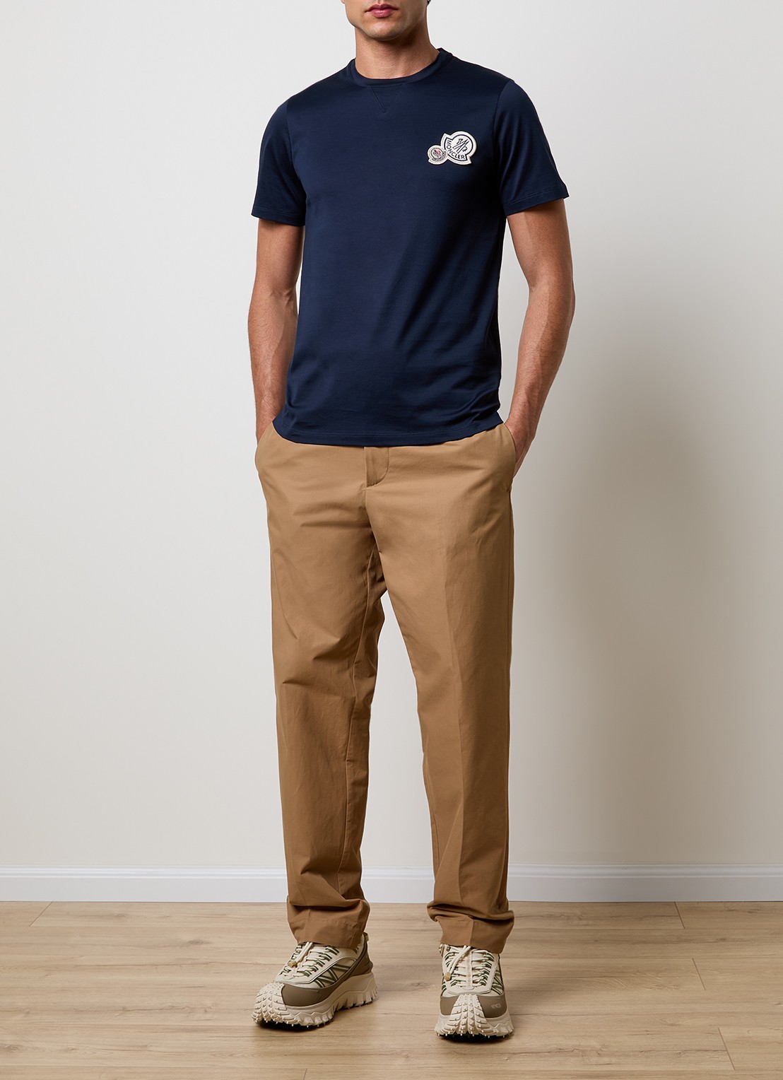 Moncler T-shirt met logoborduring - voorkant 2 donkerblauw