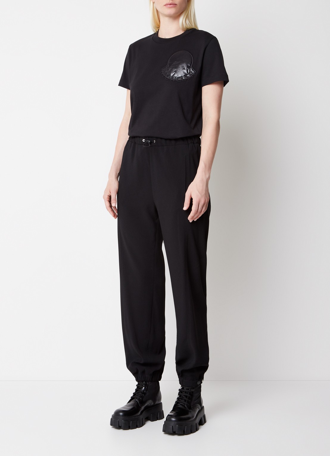 Moncler T-shirt met logoborduring - voorkant 5 zwart