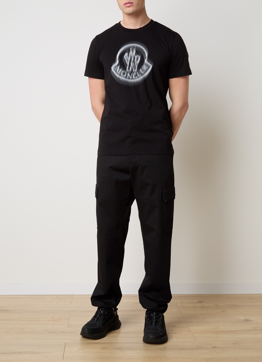 Moncler T-shirt met logoprint - voorkant 4 zwart