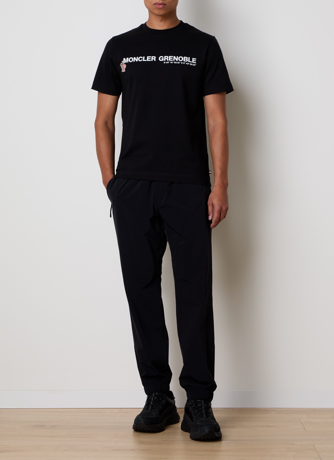 Moncler T-shirt met logoprint - voorkant 5 zwart