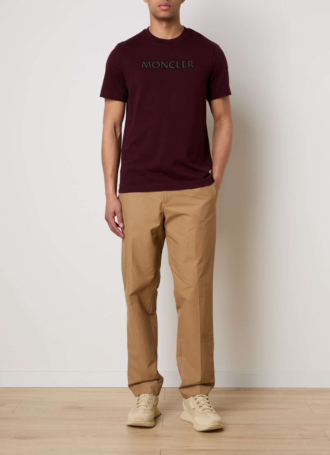 Moncler T-shirt met logoprint - voorkant 4 bordeauxrood