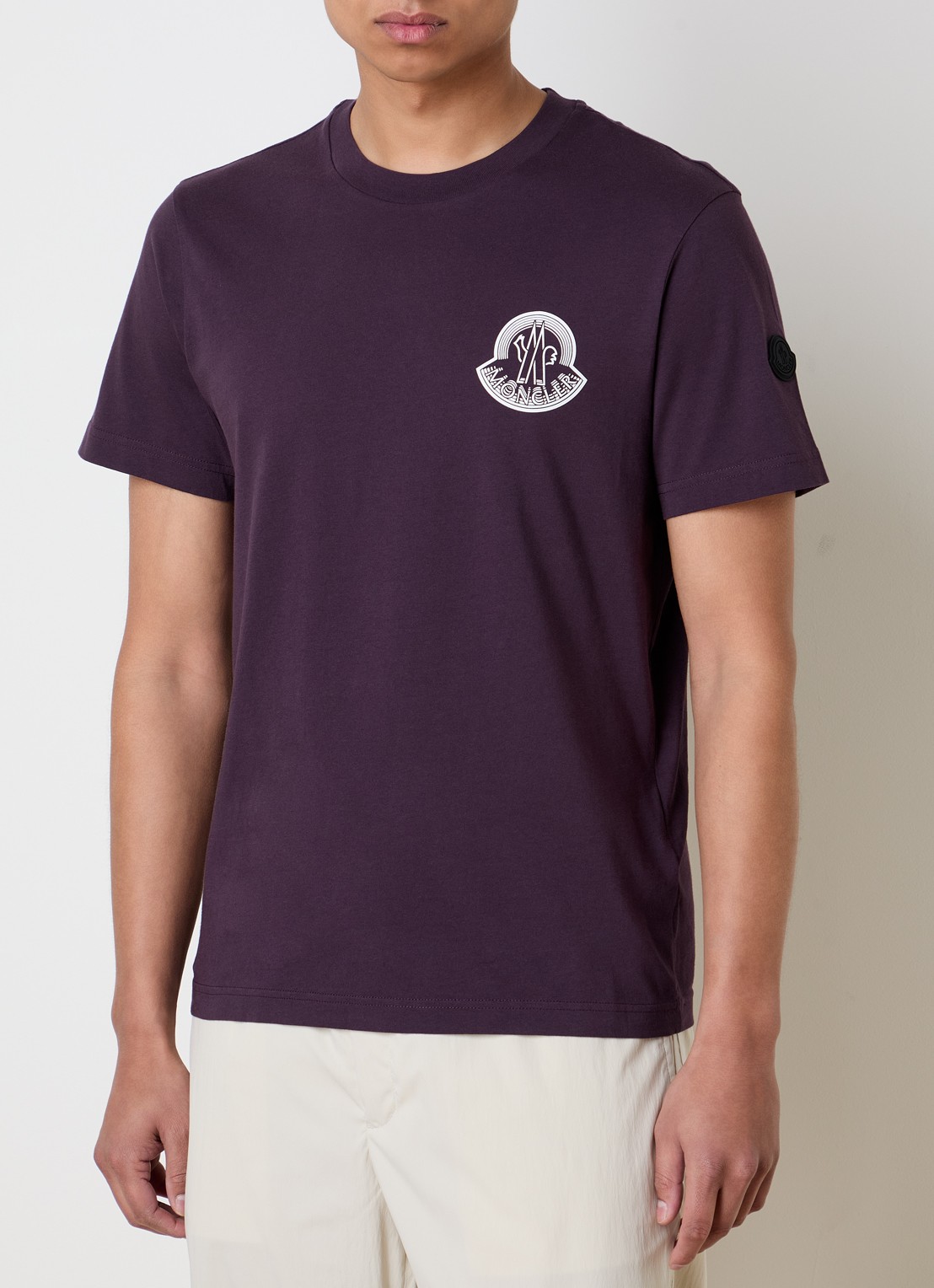 Moncler T-shirt met logoprint - detail aubergine
