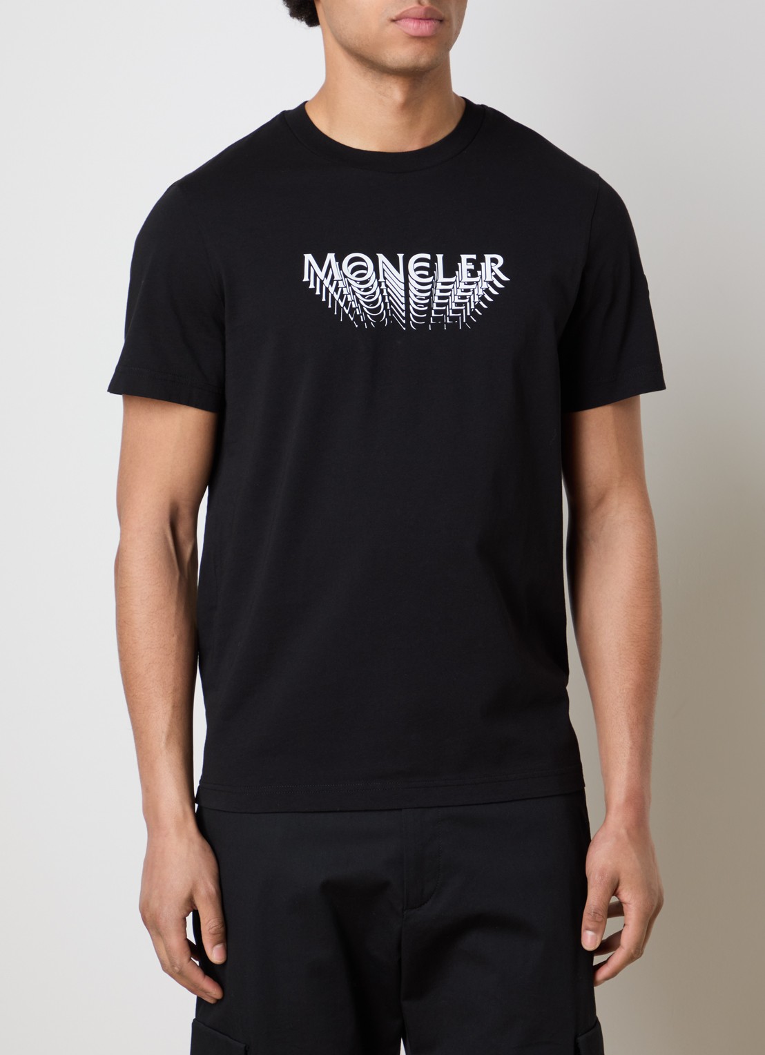 Moncler T-shirt met logoprint - detail 4 zwart