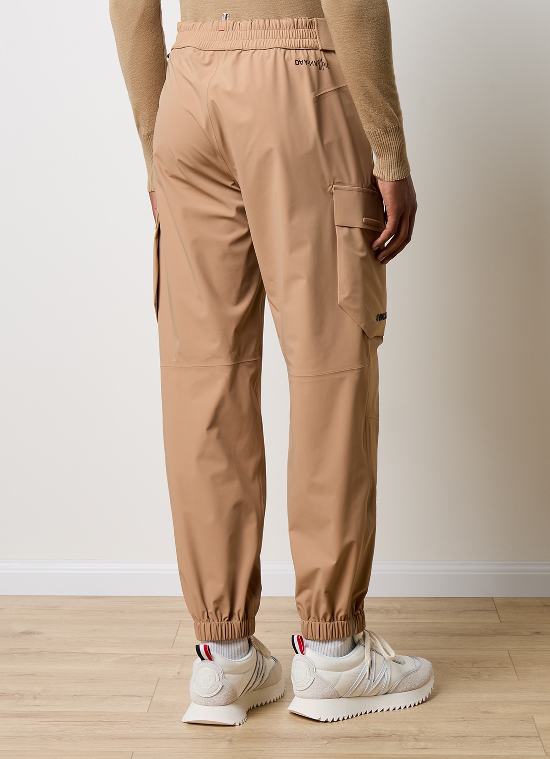 Moncler Tapered fit cargobroek met ritszakken - achterkant 5 camel