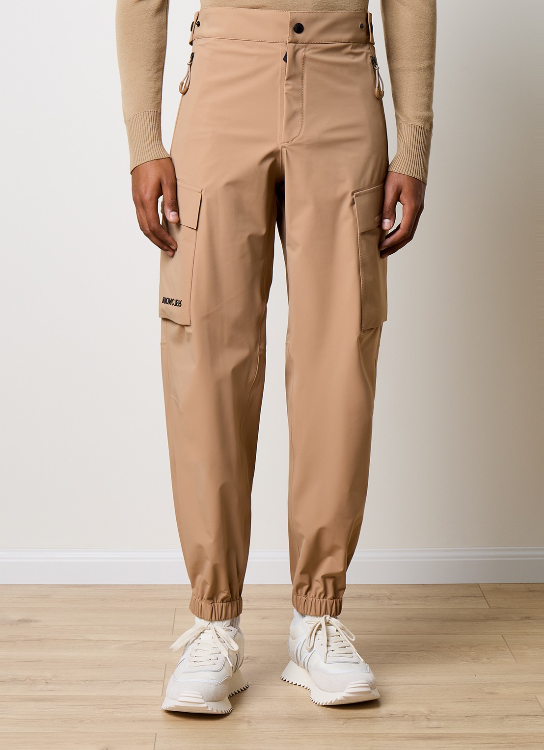 Moncler Tapered fit cargobroek met ritszakken - detail 3 camel