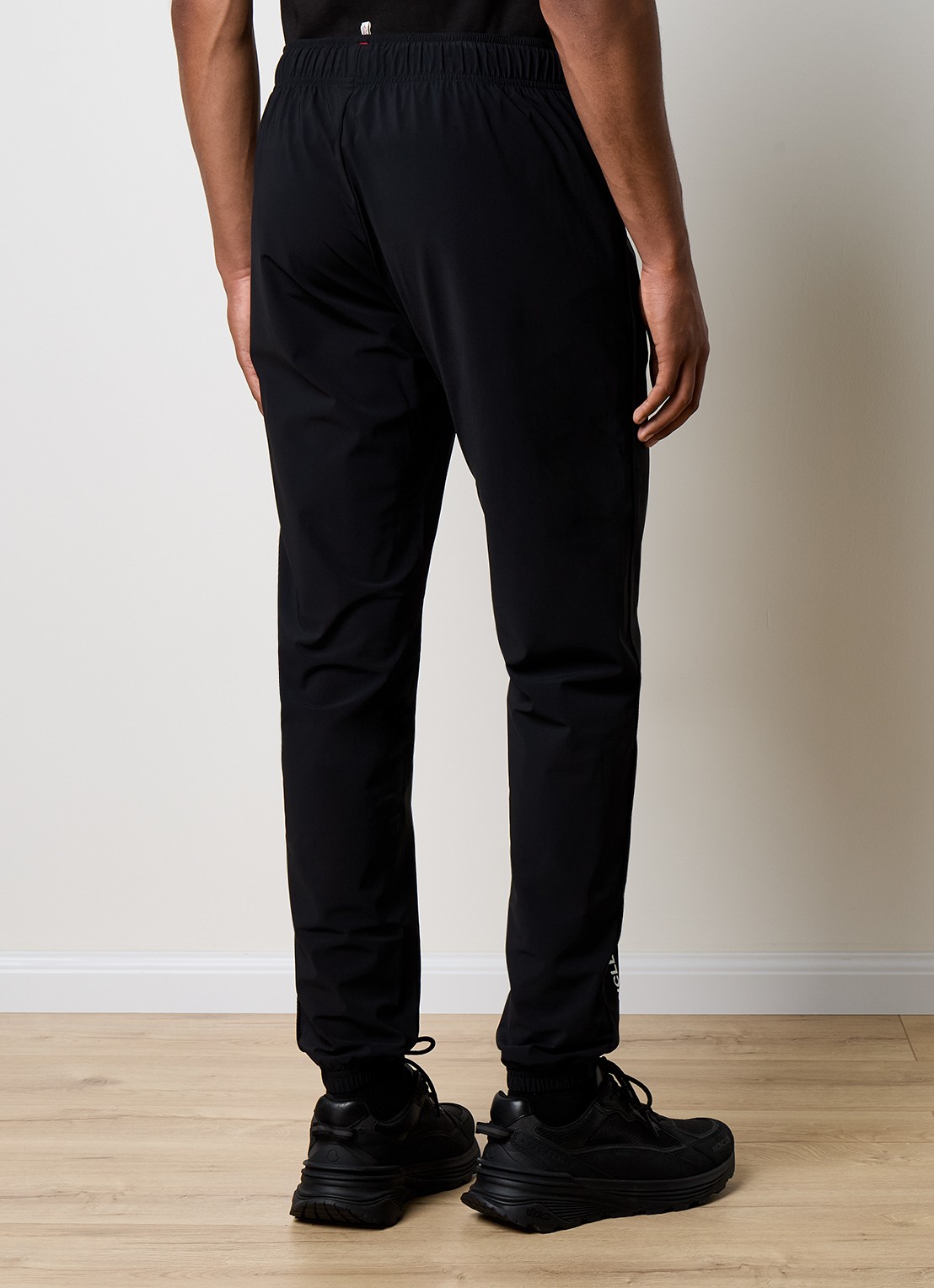 Moncler Tapered fit joggingbroek met ritszakken - achterkant zwart