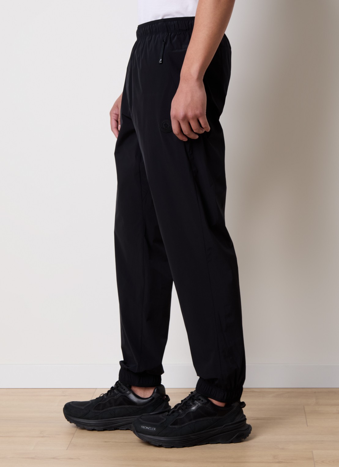 Moncler Tapered fit joggingbroek met ritszakken - detail 3 zwart