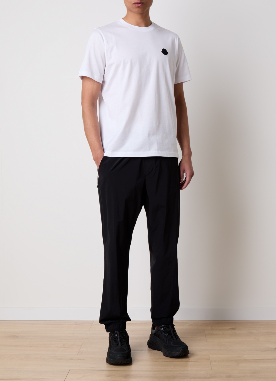 Moncler Tapered fit joggingbroek met ritszakken - voorkant 6 zwart