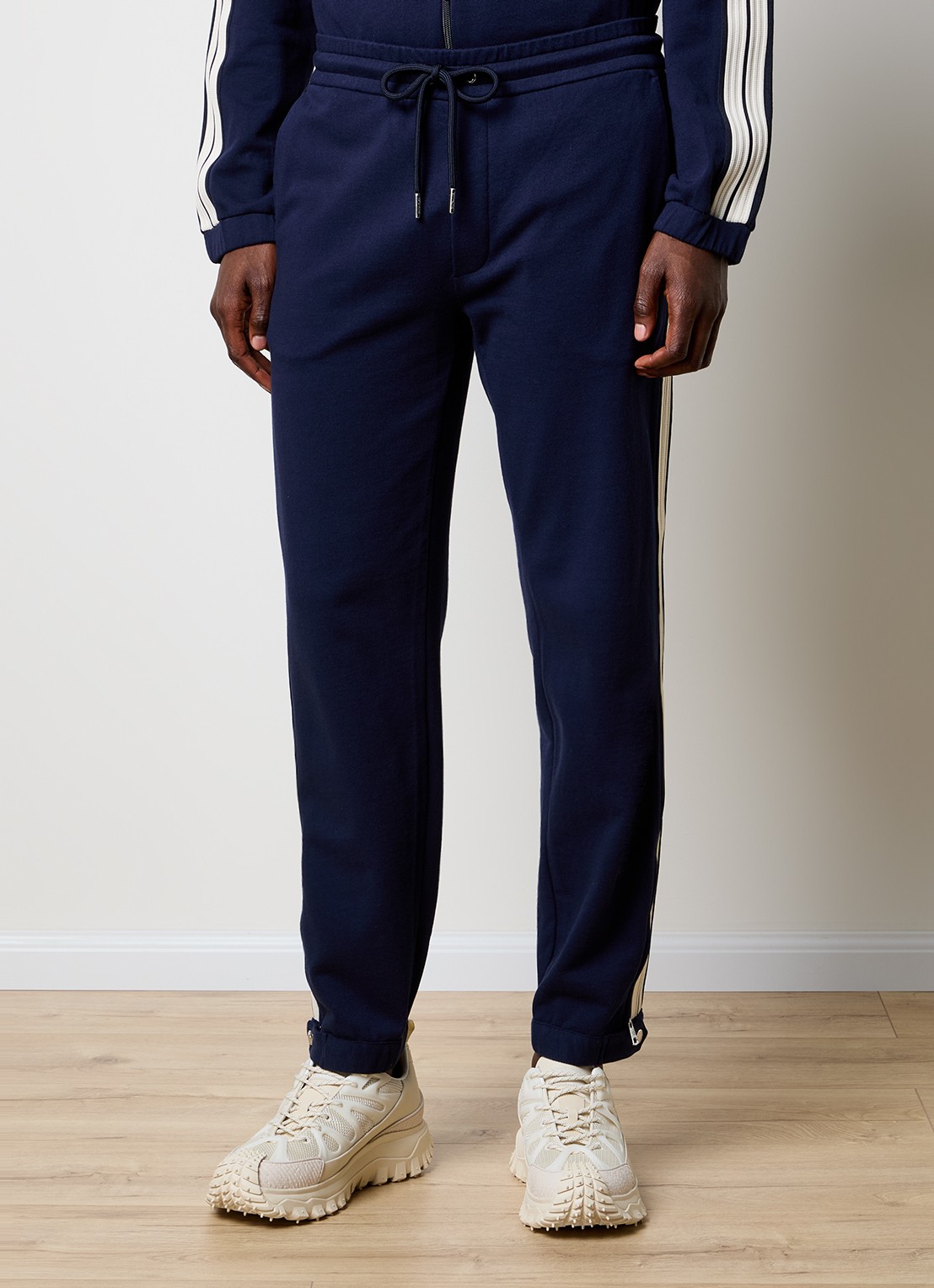 Moncler Tapered fit joggingbroek met steekzakken en logo - detail 2 donkerblauw