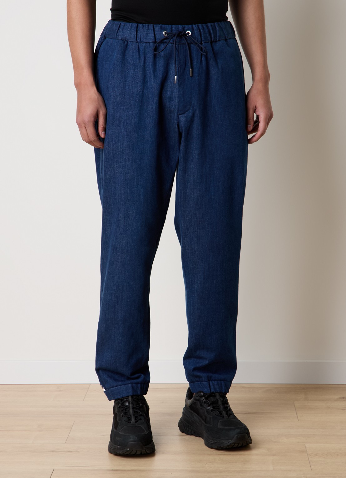 Moncler Tapered fit joggingbroek van chambray met steekzakken - detail 2 indigo
