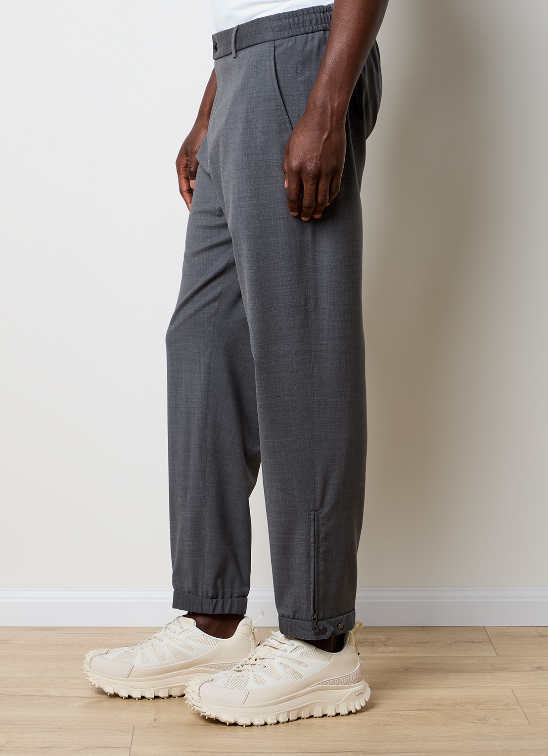 Moncler Tapered fit pantalon van wol - detail 3 grijs