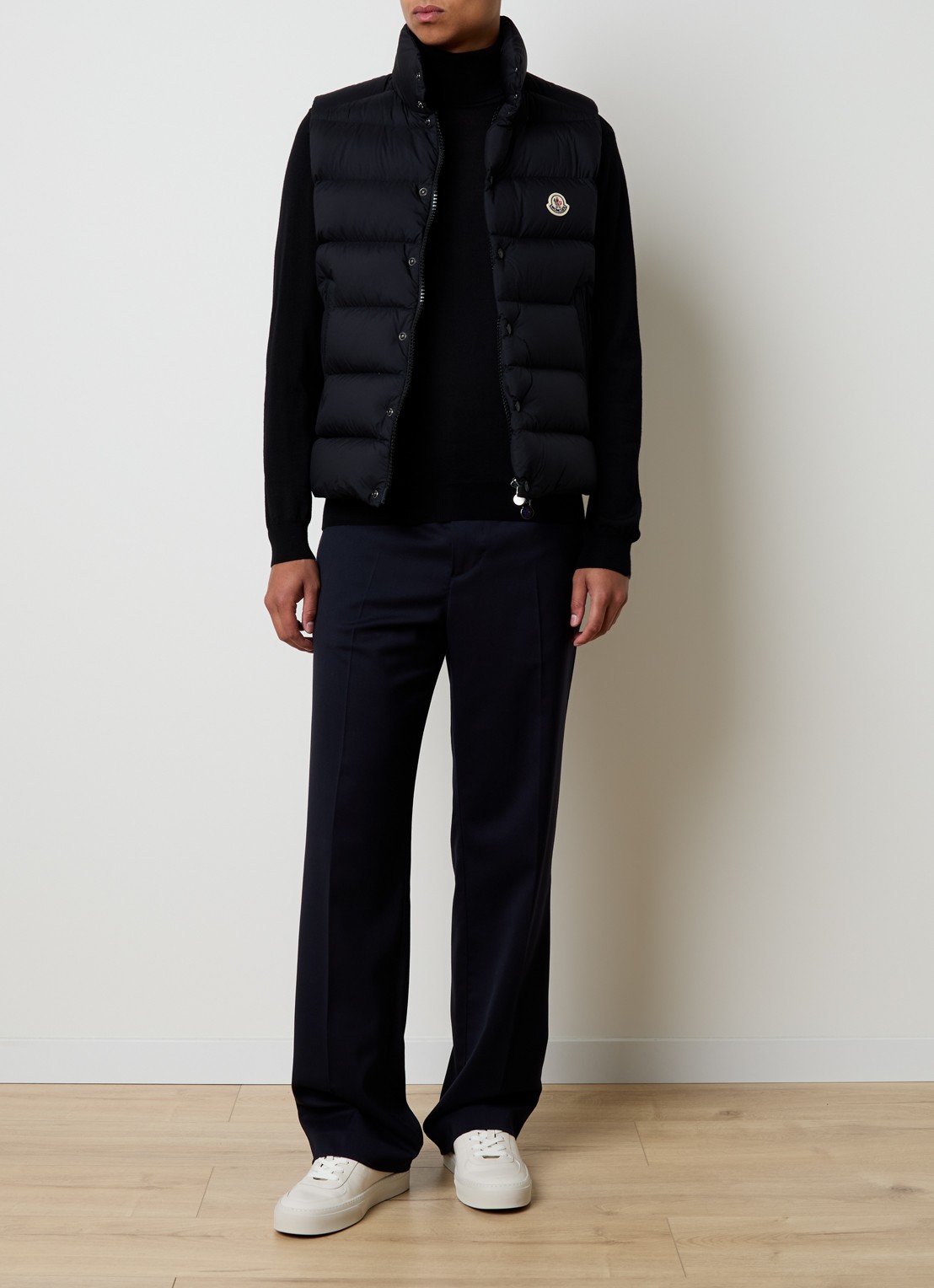 Moncler Tibb gewatteerde bodywarmer met donsvulling en logo - voorkant 5 zwart