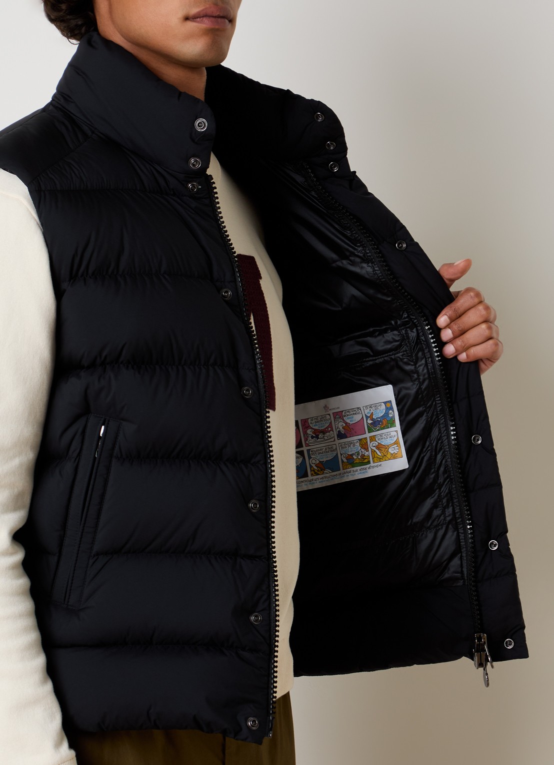 Moncler Tibb gewatteerde bodywarmer met donsvulling en logo - detail 5 zwart
