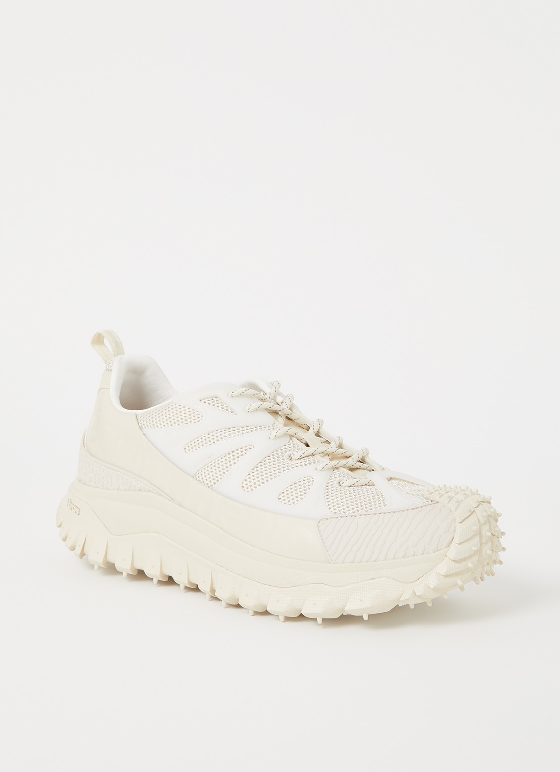 Moncler Trailgrip Amoeba sneaker van leer met mesh details - voorkant 2 beige