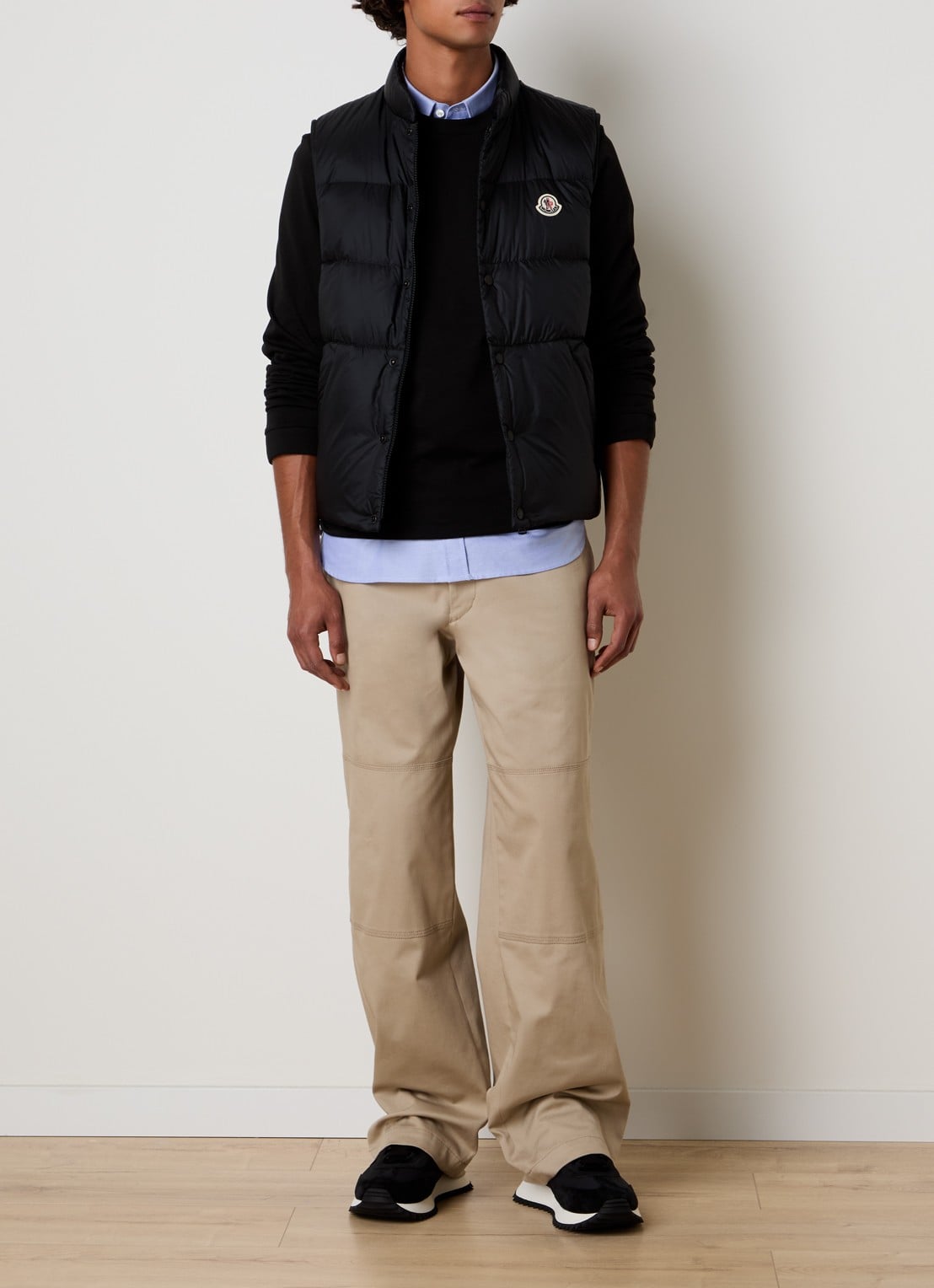 Moncler Tuquerouye gewatteerde bodywarmer met donsvulling en logo - voorkant 2 zwart