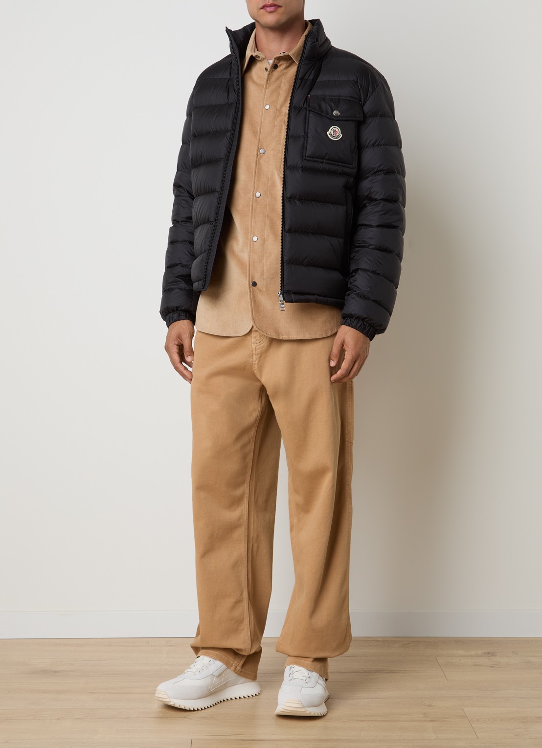 Moncler Verith pufferjack met donsvulling en afneembare capuchon - voorkant 5 zwart