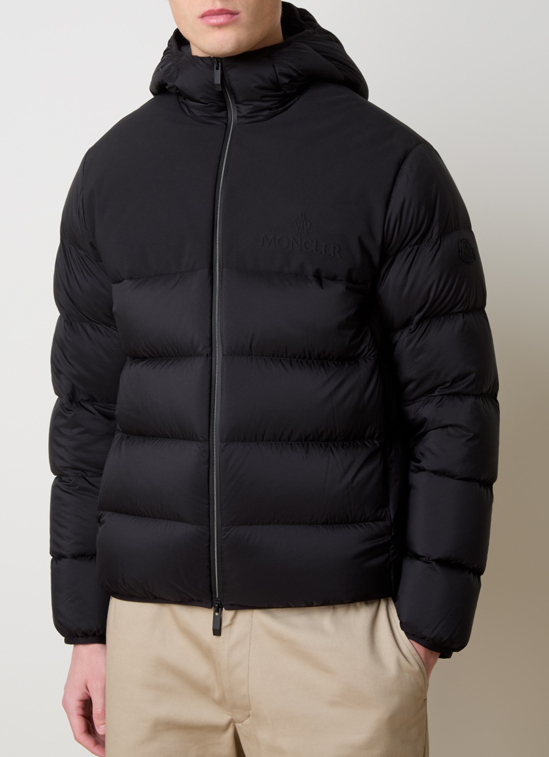 Moncler Veumont puffer jack met donsvulling en logo - detail zwart