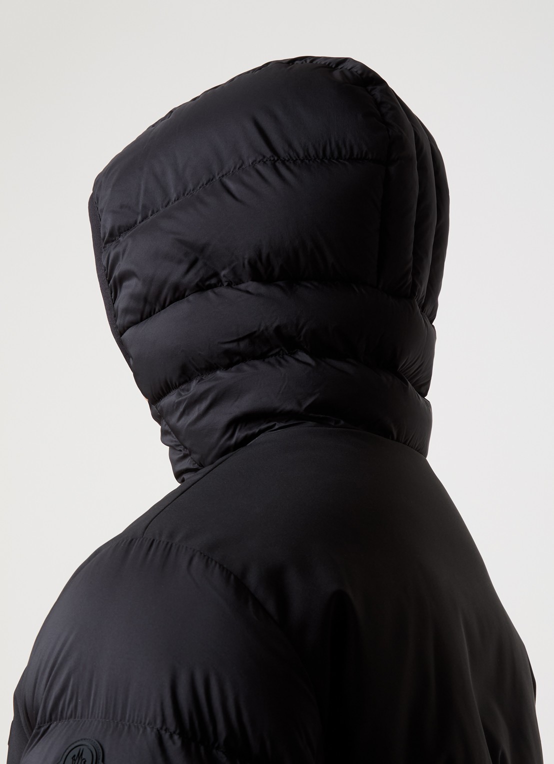 Moncler Veumont puffer jack met donsvulling en logo - detail 2 zwart