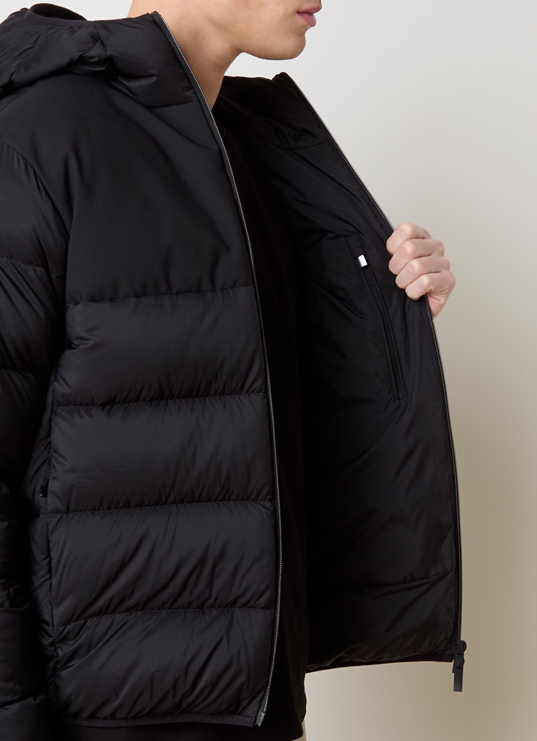Moncler Veumont puffer jack met donsvulling en logo - detail 3 zwart