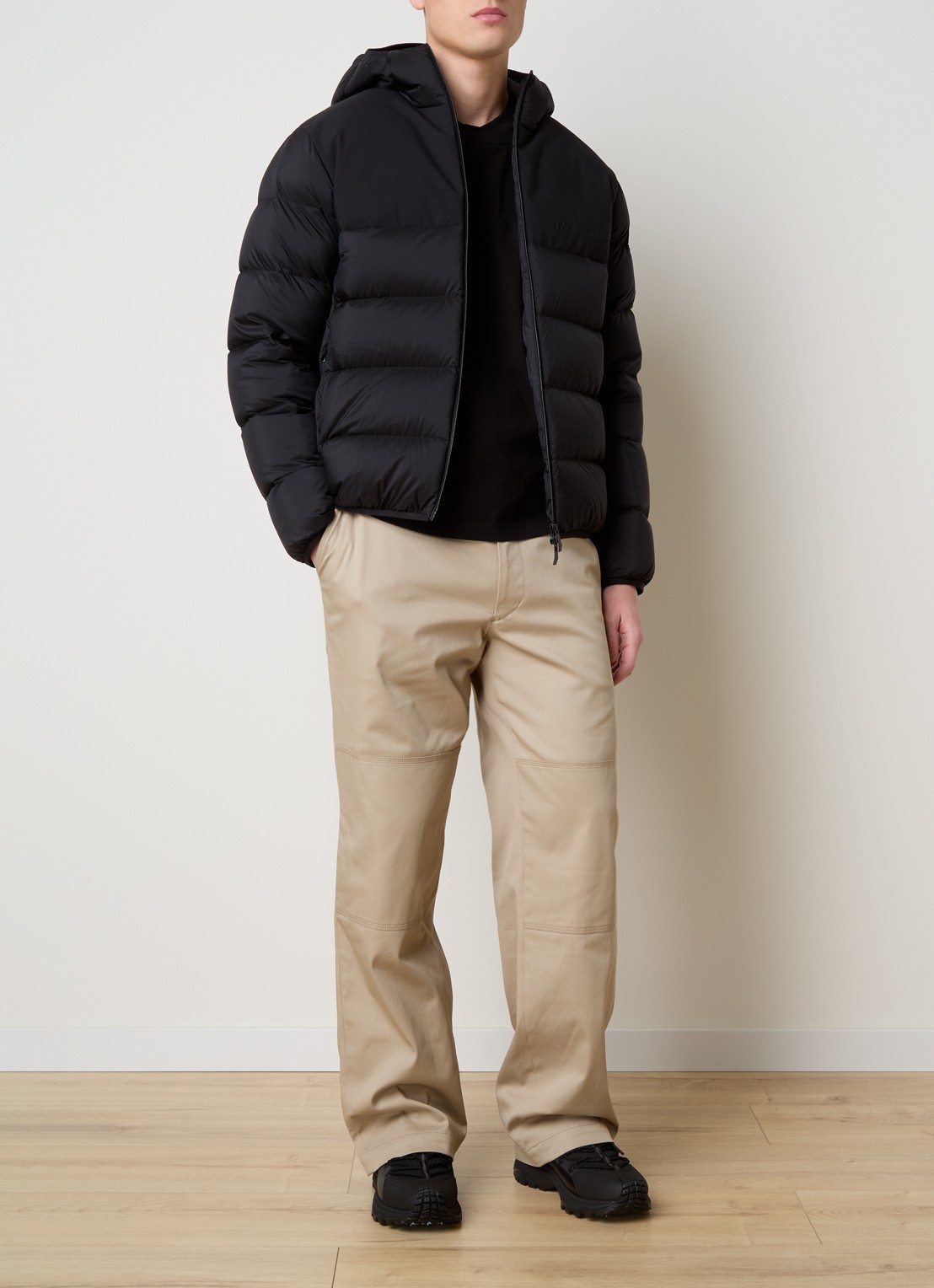 Moncler Veumont puffer jack met donsvulling en logo - voorkant 5 zwart