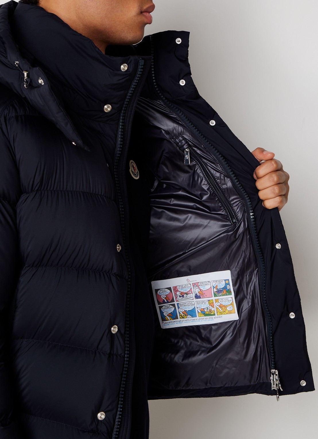 Moncler Vezere puffer jack met donsvulling en afneembare capuchon - detail 6 blauw