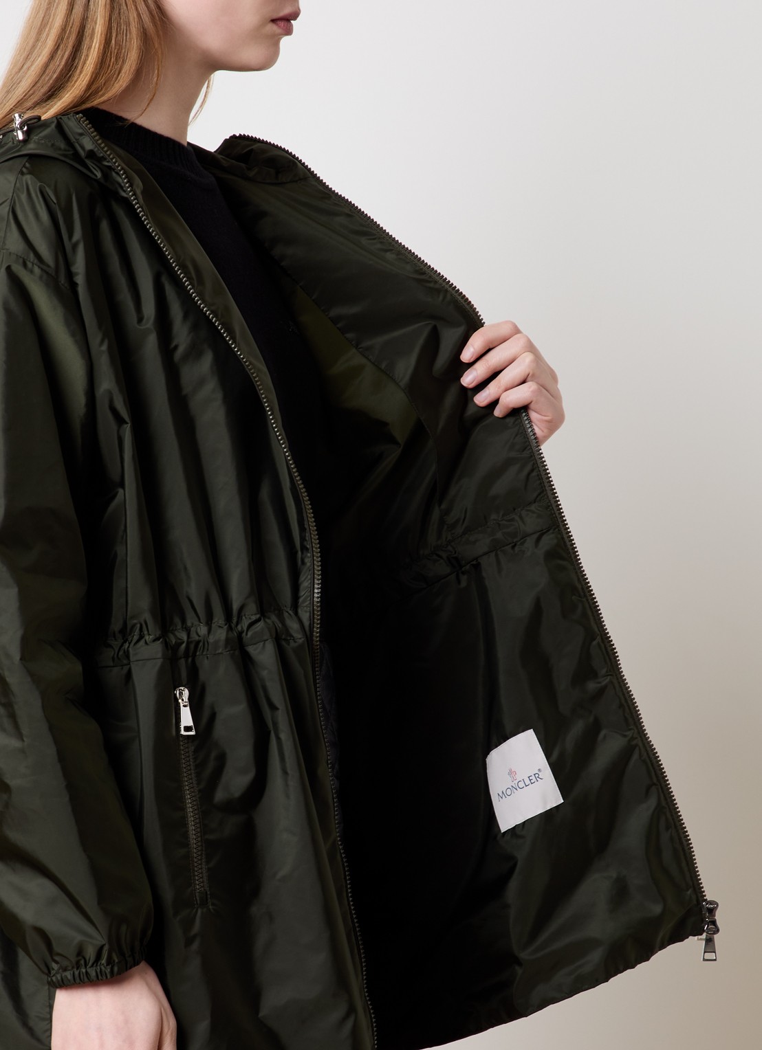 Moncler Wete windjack met capuchon en ritszakken - detail 4 bronsgroen