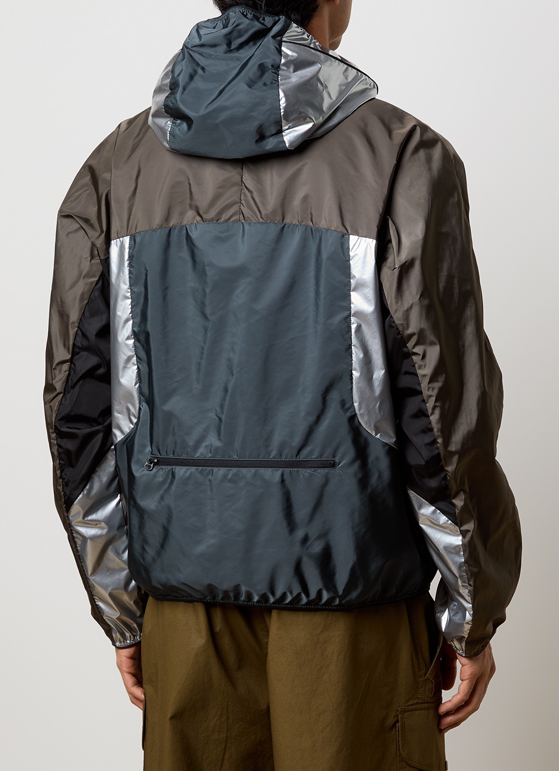 Moncler Windjack met capuchon en ritszakken - achterkant zwart
