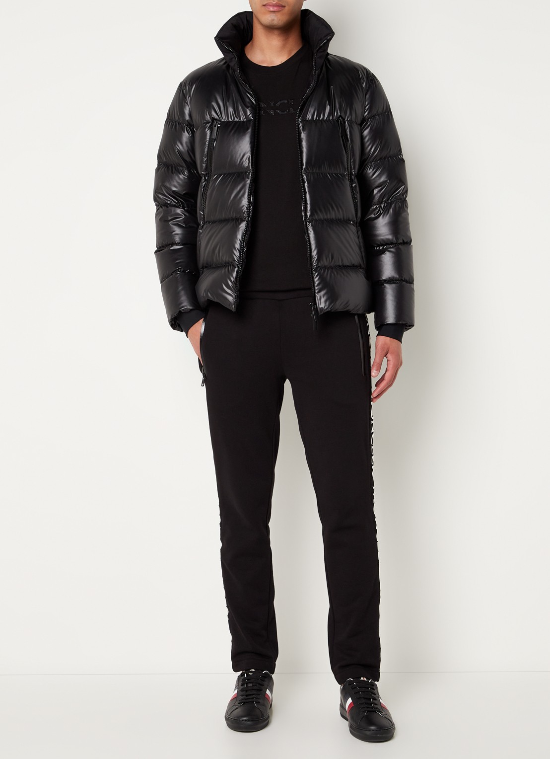 Moncler Zubair puffer jack met donsvulling en afneembare capuchon - voorkant 6 zwart