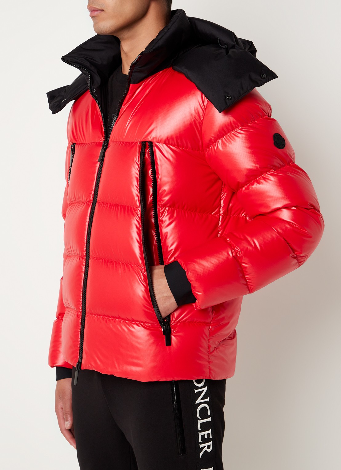 Moncler Zubair puffer jack met donsvulling en afneembare capuchon - detail 4 steenrood