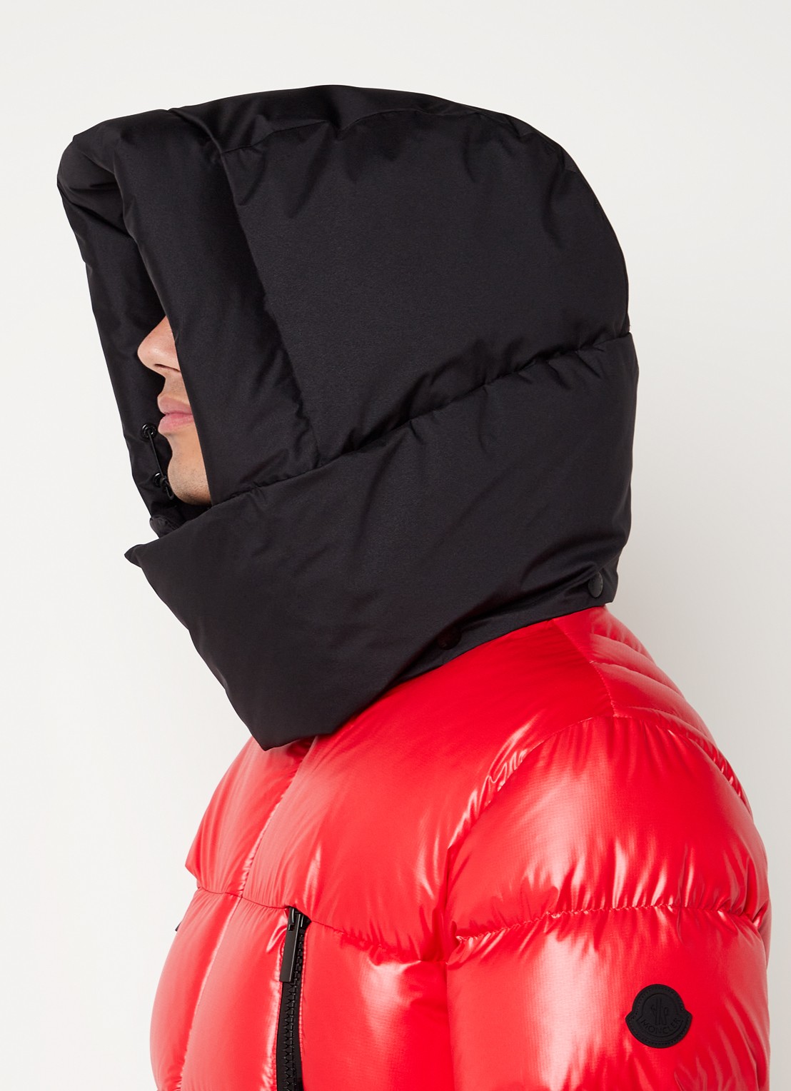 Moncler Zubair puffer jack met donsvulling en afneembare capuchon - detail 5 steenrood
