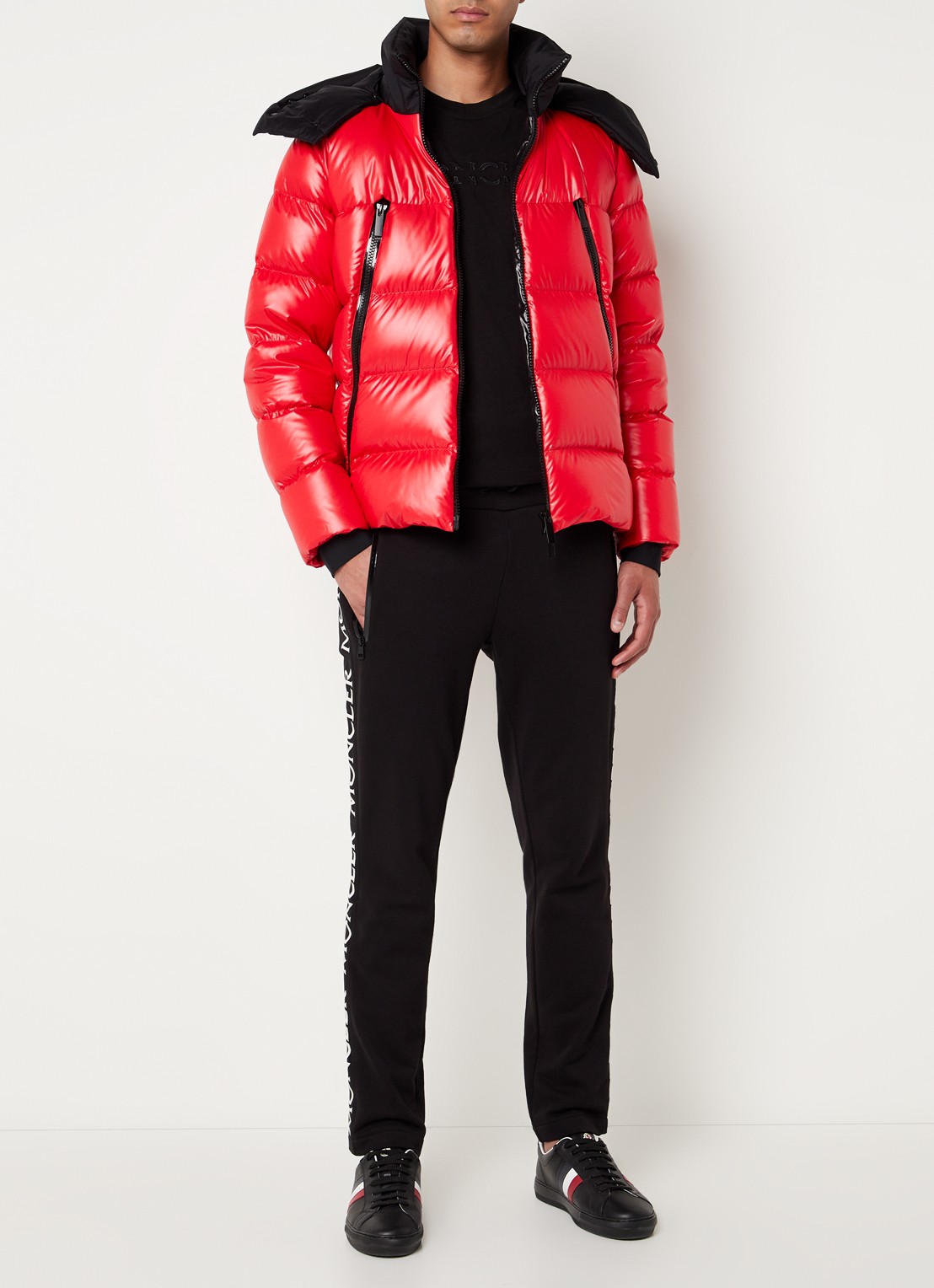 Moncler Zubair puffer jack met donsvulling en afneembare capuchon - voorkant 2 steenrood