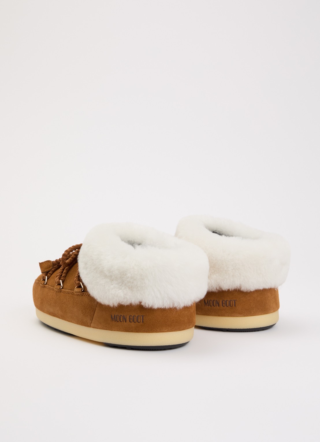 Moon Boot EVX instapper van suède - achterkant 2 camel