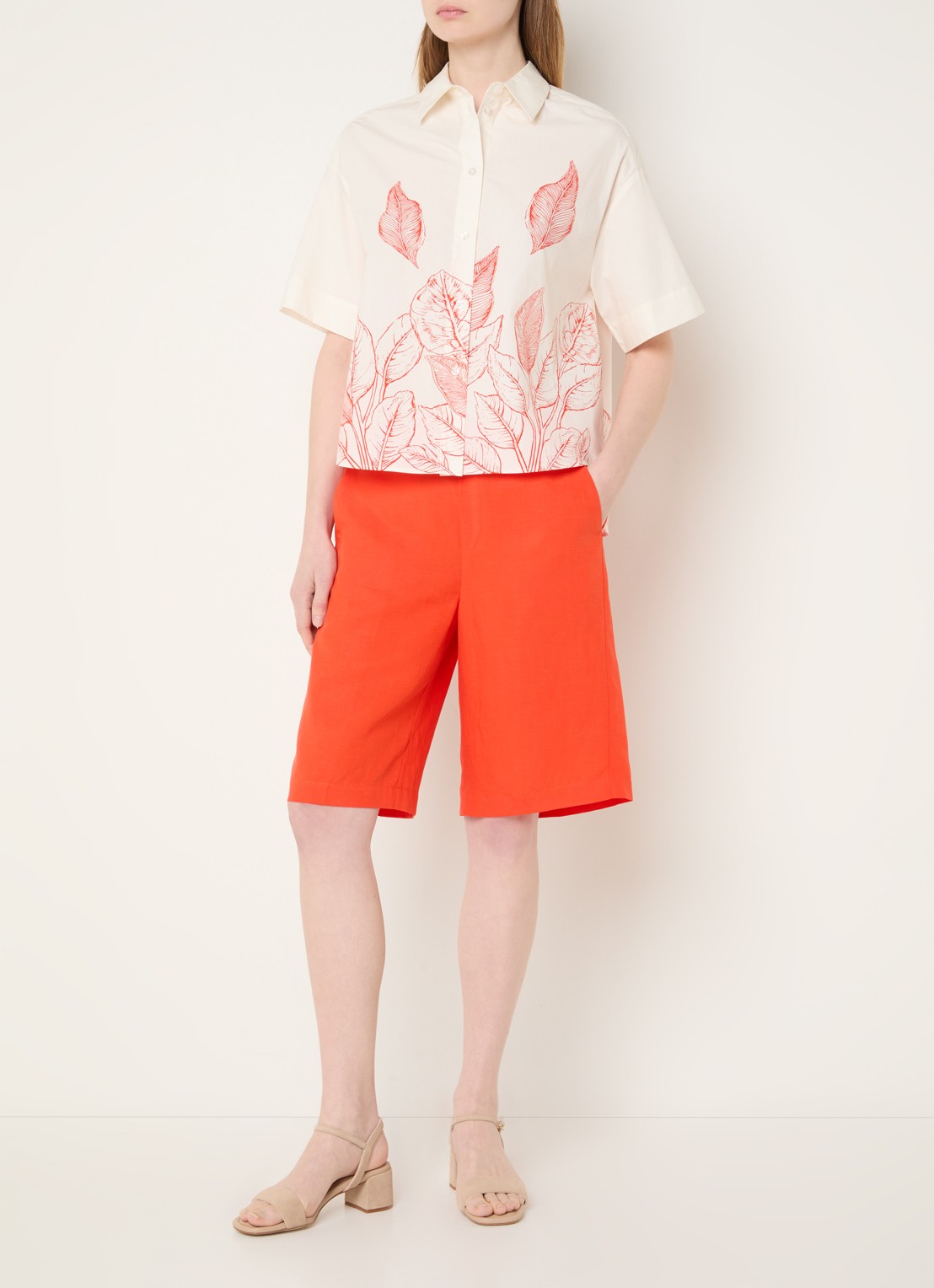 Mos Mosh MMSaras blouse met bladprint en sjaalkraag - voorkant 3 gebroken wit
