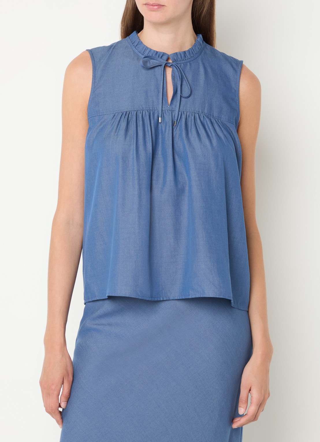 Mos Mosh MMSolandra mouwloze top van chambray met ruches - detail 2 blauw
